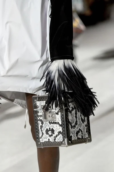 Look 7